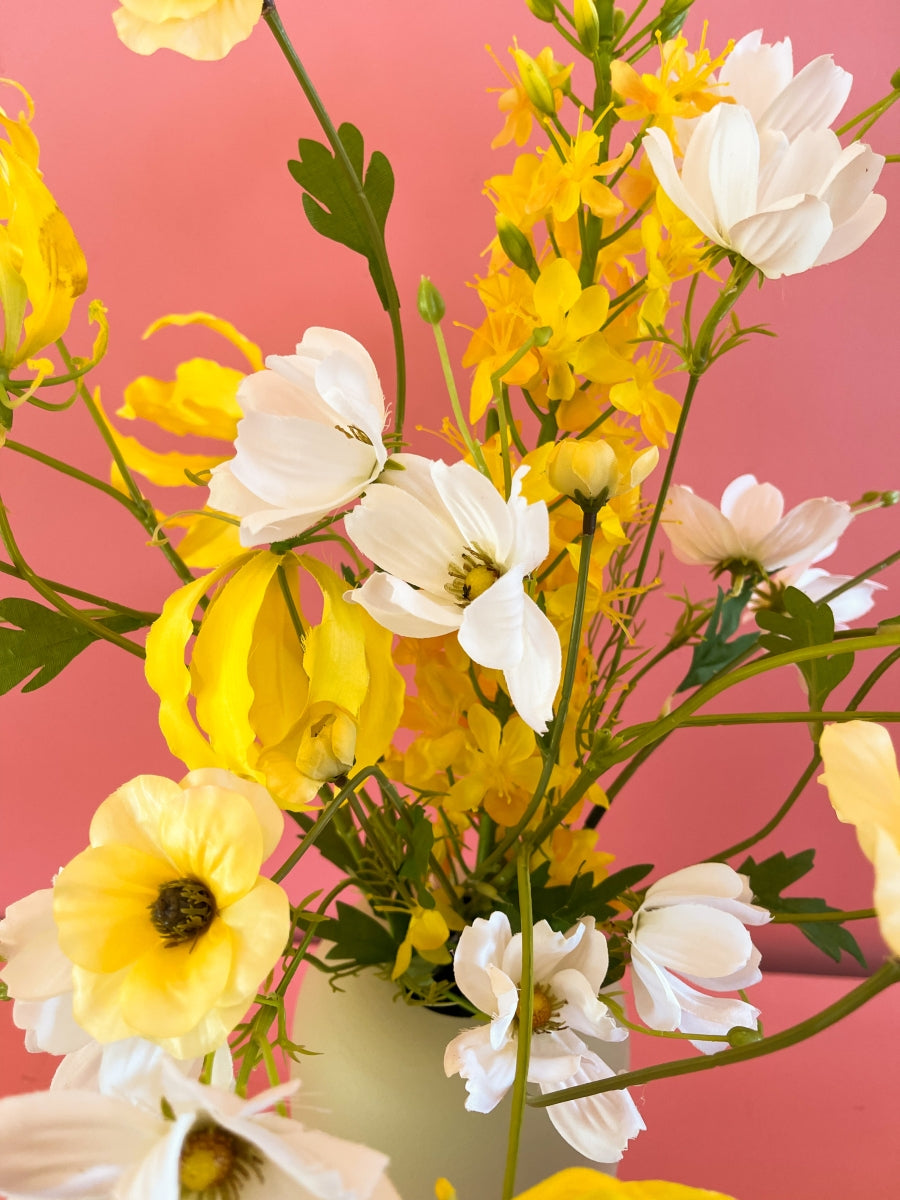 Zijdenbloemen Boeket 107,00