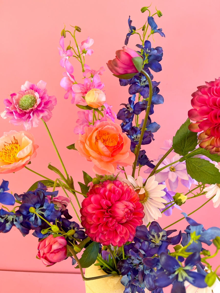 Zijdenbloemen Boeket  168,00