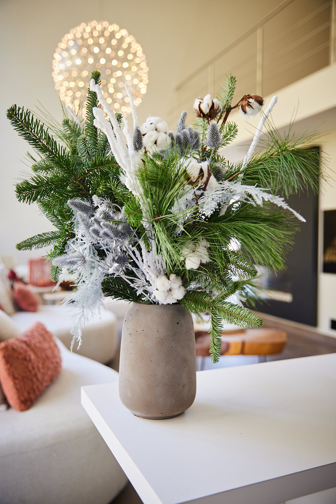 Kerstbloemstuk Zilver en Wit