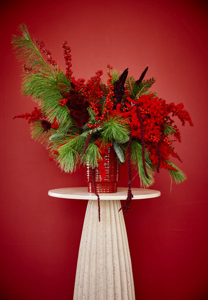 Kerstbloemstuk Assymetrisch Rood/bordeaux